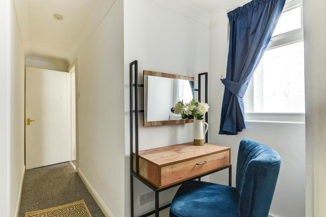 2 Bedroom Apartment - Queens Square Flat 1 Hove Extérieur photo