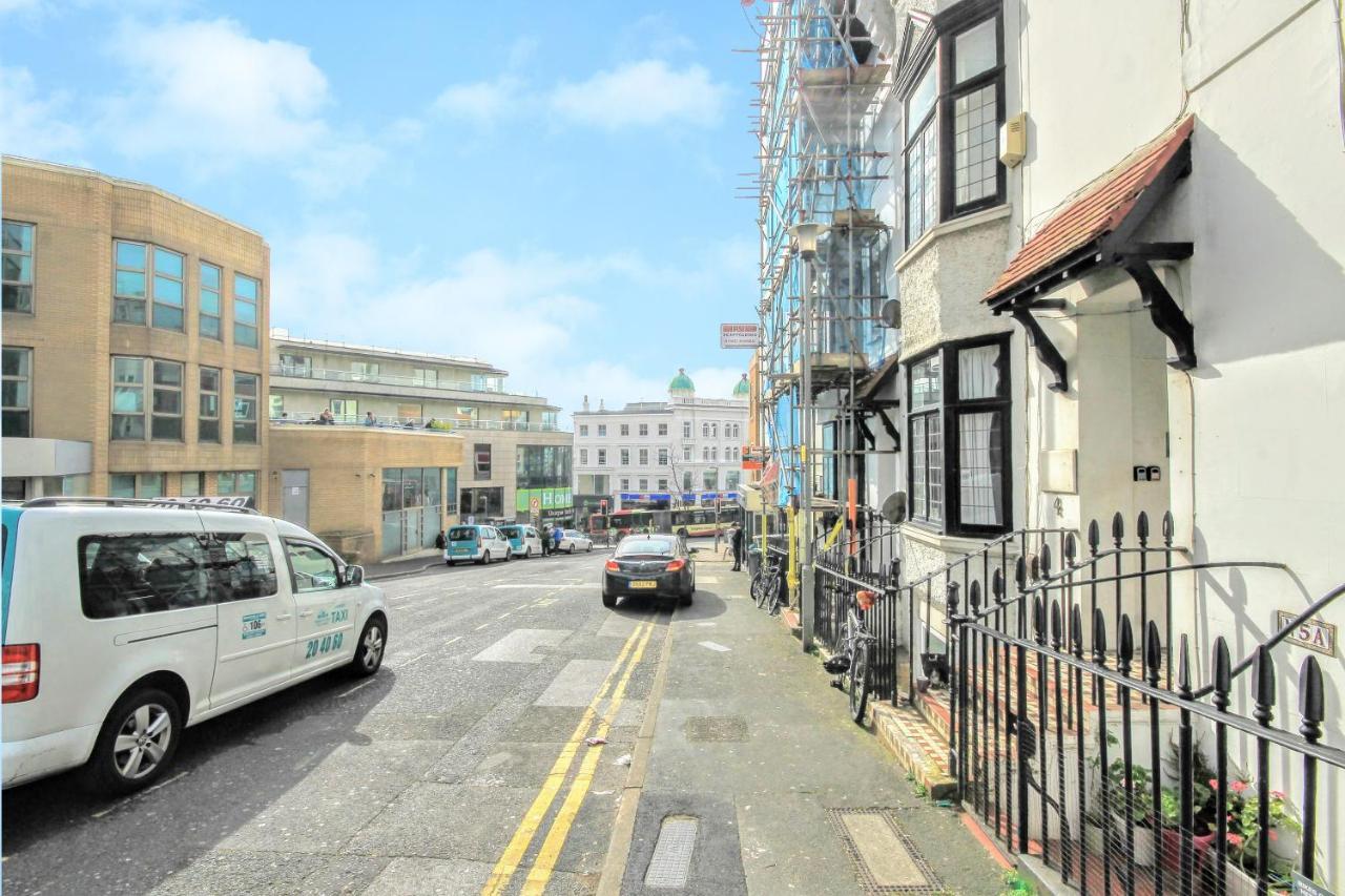 2 Bedroom Apartment - Queens Square Flat 1 Hove Extérieur photo
