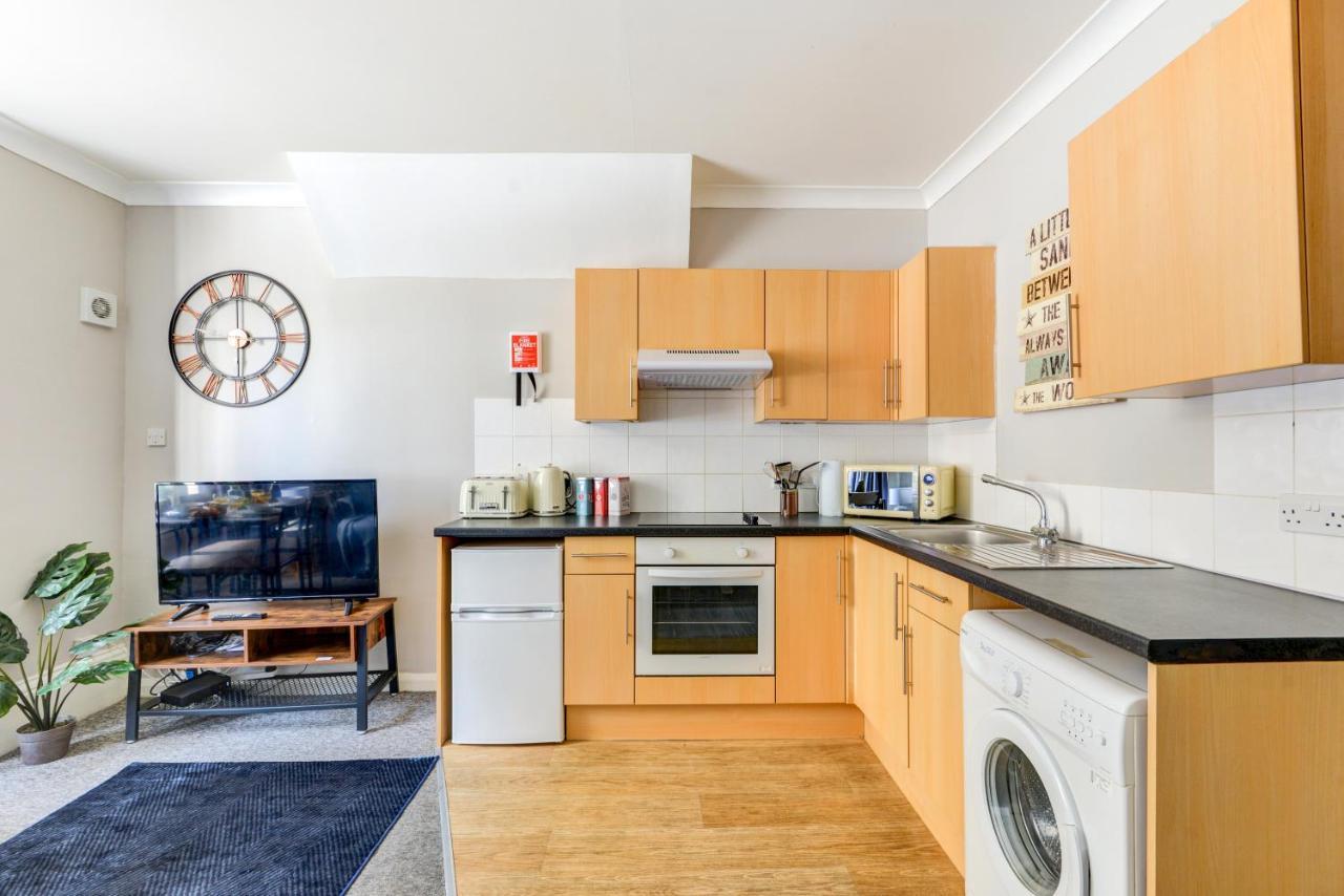 2 Bedroom Apartment - Queens Square Flat 1 Hove Extérieur photo
