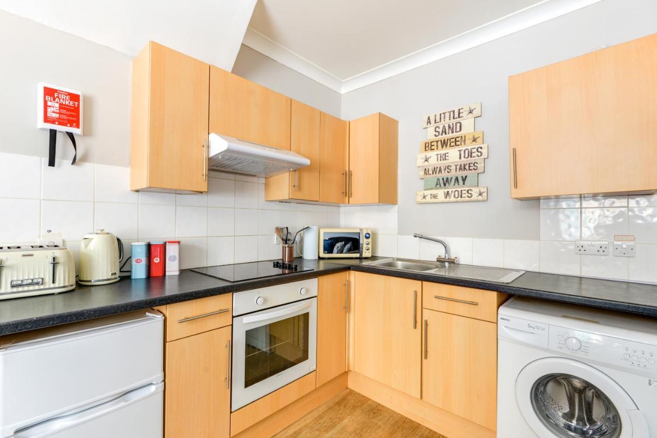 2 Bedroom Apartment - Queens Square Flat 1 Hove Extérieur photo