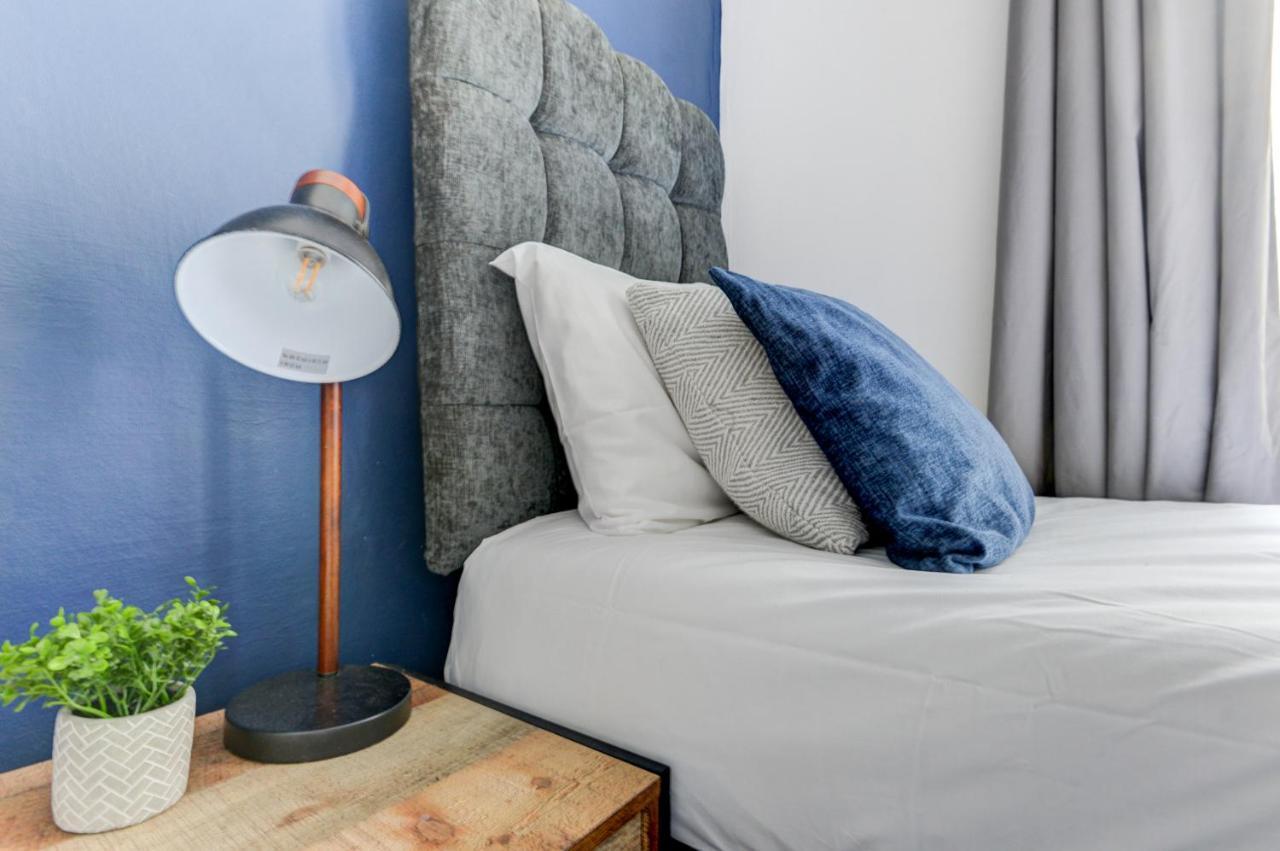 2 Bedroom Apartment - Queens Square Flat 1 Hove Extérieur photo