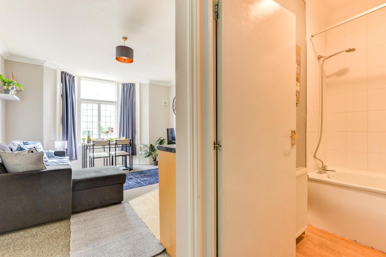 2 Bedroom Apartment - Queens Square Flat 1 Hove Extérieur photo